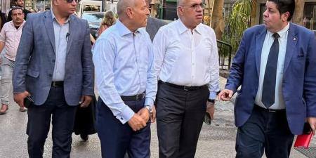 محافظ القاهرة يقود حملة مكبرة مفاجئة لرفع الإشغالات وغلق المقاهي المخالفة بالزمالك - تكنو بلس