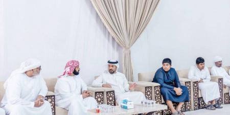 عبدالعزيز بن حميد يعزي في وفاة سالم جمعة الزعابي - تكنو بلس