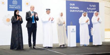 «دبي الصحية» تحتفي بكوادرها التمريضية وتكرّم الفائزين بـ«ديزي العالمية» - تكنو بلس