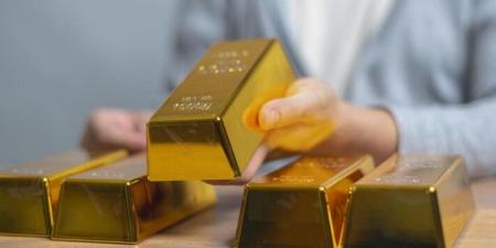 الذهب يتجه لتسجيل أسوأ أداء أسبوعي في 6 أشهر بعد انحسار التوتر التجاري وسعر الاونصة وصل الى 3235.59 دولار - تكنو بلس