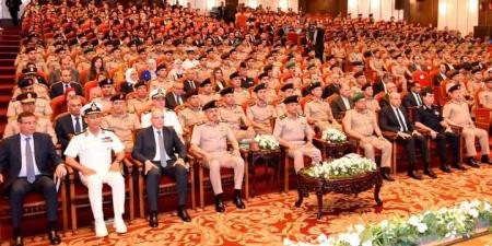 وزير الدفاع يشهد مناقشة البحث الرئيسي لهيئة البحوث العسكرية - تكنو بلس