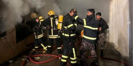 إخماد حريق ضخم اندلع داخل مستودع منسوجات في عمّان - تكنو بلس