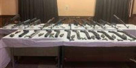 سقوط تاجر سلاح في بني سويف بحوزته 13 قطعة نارية وطلقات متنوعة - تكنو بلس