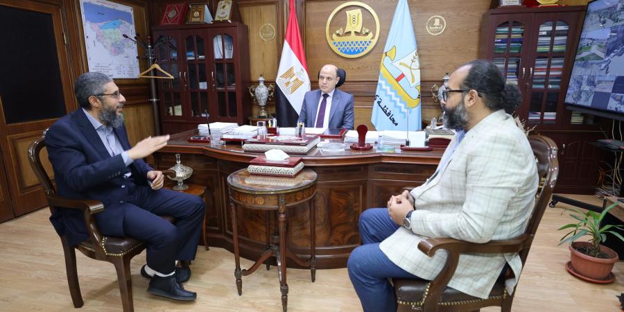 عبد المعطى يناقش جهود حماية سواحل كفر الشيخ - تكنو بلس