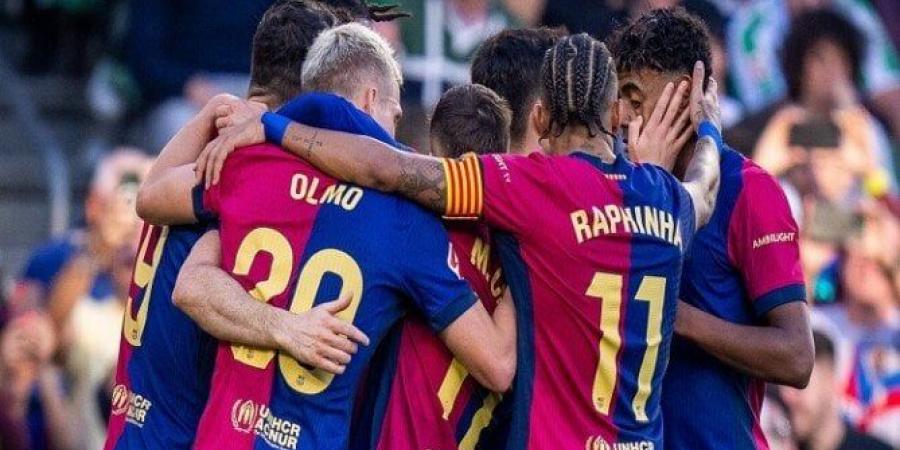 فليك يعلن تشكيل برشلونة في الكلاسيكو ضد ريال مدريد - تكنو بلس