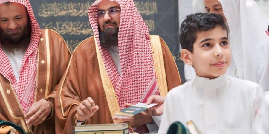 بمختلف لغات العالم.. 100 مركز للتوعية في الحرم - تكنو بلس