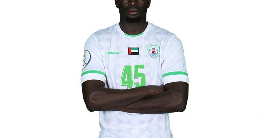 دخل الملعب وخرج مطروداً بعد 15 ثانية.. واقعة نادرة في ملاعب الإمارات (فيديو) - تكنو بلس