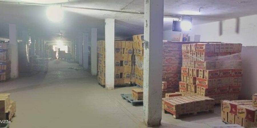 ضبط طن ونصف منتجات غذائية منتهية الصلاحية داخل مخزن بقها - تكنو بلس
