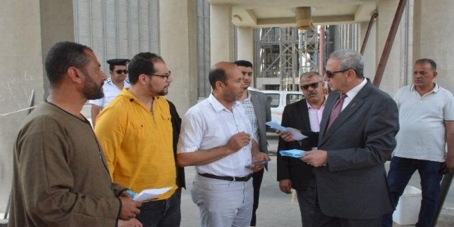 محافظ الغربية يتفقد توريد ذهب الحقول بطنطا - تكنو بلس