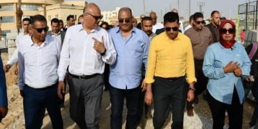 وزير الرياضة ومحافظ القليوبية يفتتاحان الملعب الرئيسي بمركز التنم - تكنو بلس