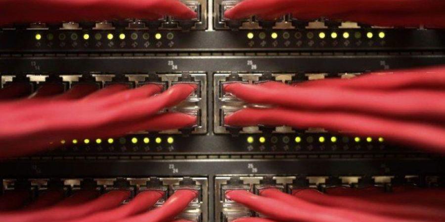 دولة الإمارات تطلق نموذج ذكاء اصطناعي عربي لتعزيز موقعها في سباق التكنولوجيا بالشرق الأوسط - تكنو بلس