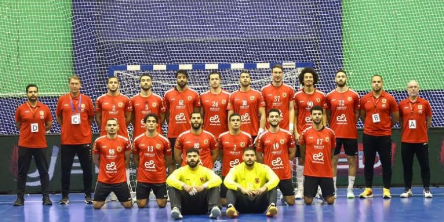 رجال يد الأهلي يلتقي منتدى درب السلطان المغربي  - تكنو بلس