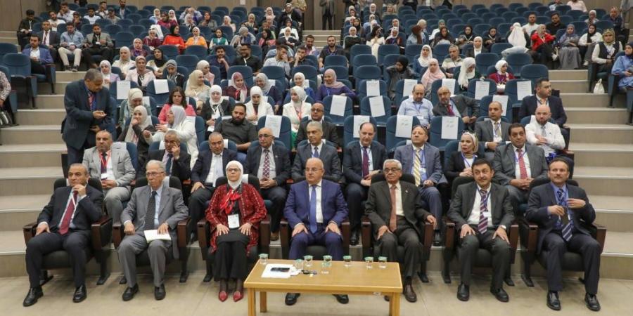 صيدلة الهاشمية تنظم يومها العلمي حول "تكامل العلوم المالية والتسويقية والصحية" - تكنو بلس