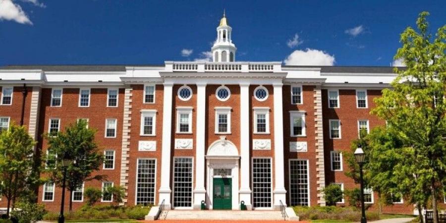 قاضية أميركية علّقت تنفيذ قرار ترامب منع جامعة هارفرد من تسجيل طلاب أجانب - تكنو بلس