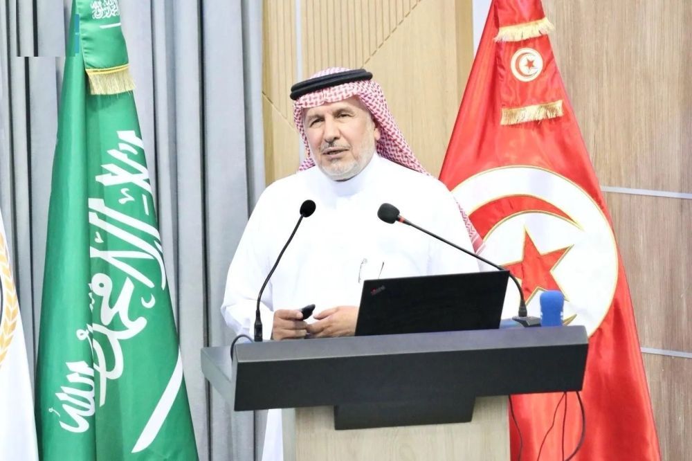 الربيعة خلال محاضرة في كلية الطب بجامعة سوسة التونسية - واس