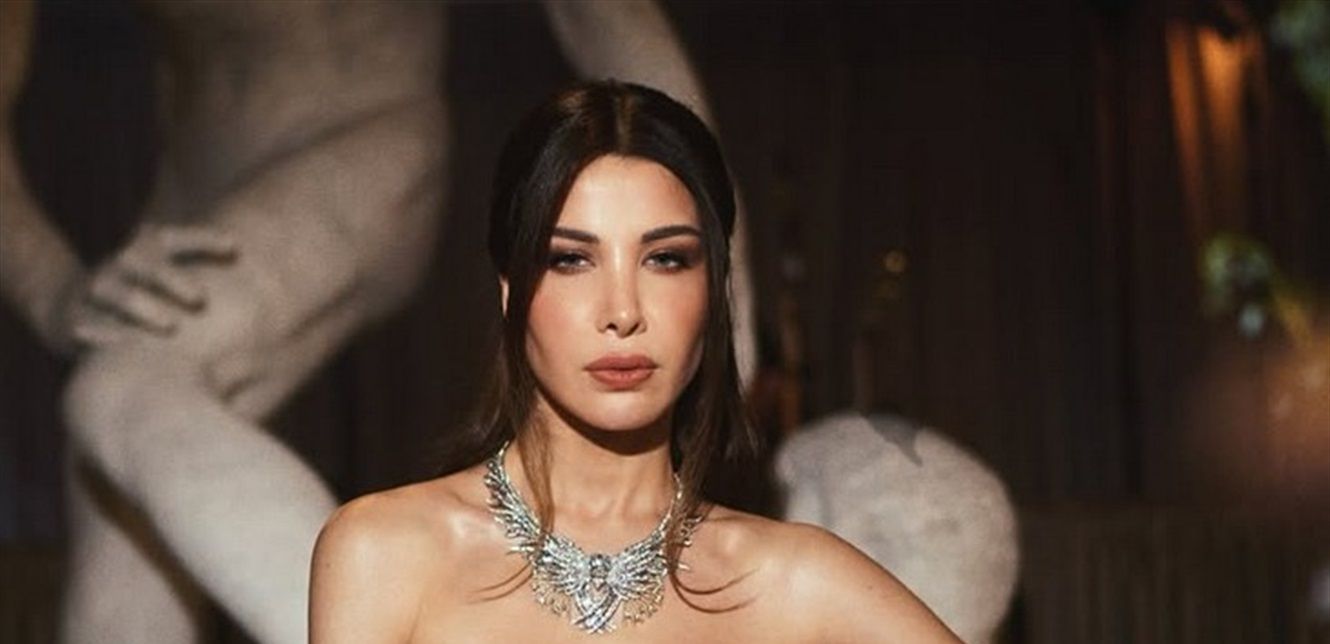 فستان نانسي عجرم يضعها في موقف محرج.. شاهدوا الفيديو