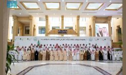 الأمير عبدالعزيز بن سعود يلتقي متقاعدي القطاعات التابعة لوزارة الداخلية بمنطقة القصيم