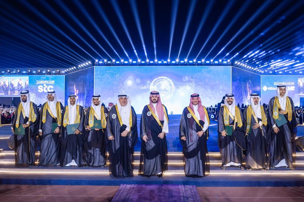 نائب أمير الشرقية يرعى تخريج الدفعة 46 من طلاب جامعة الملك فيصل - اليوم