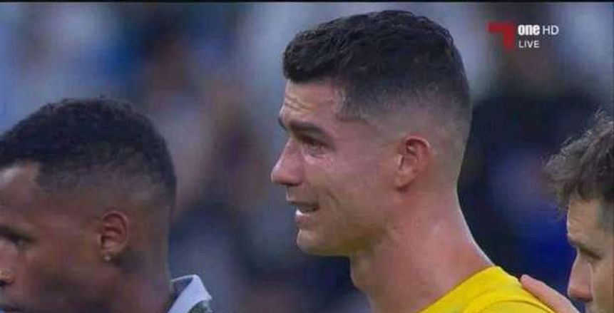 مشهد صادم.. حزن رونالدو بعد خروج النصر من دوري أبطال آسيا
