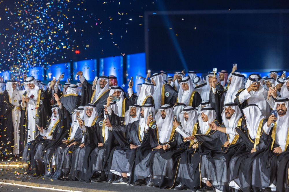 نائب أمير الشرقية يرعى تخريج الدفعة 46 من طلاب جامعة الملك فيصل - اليوم