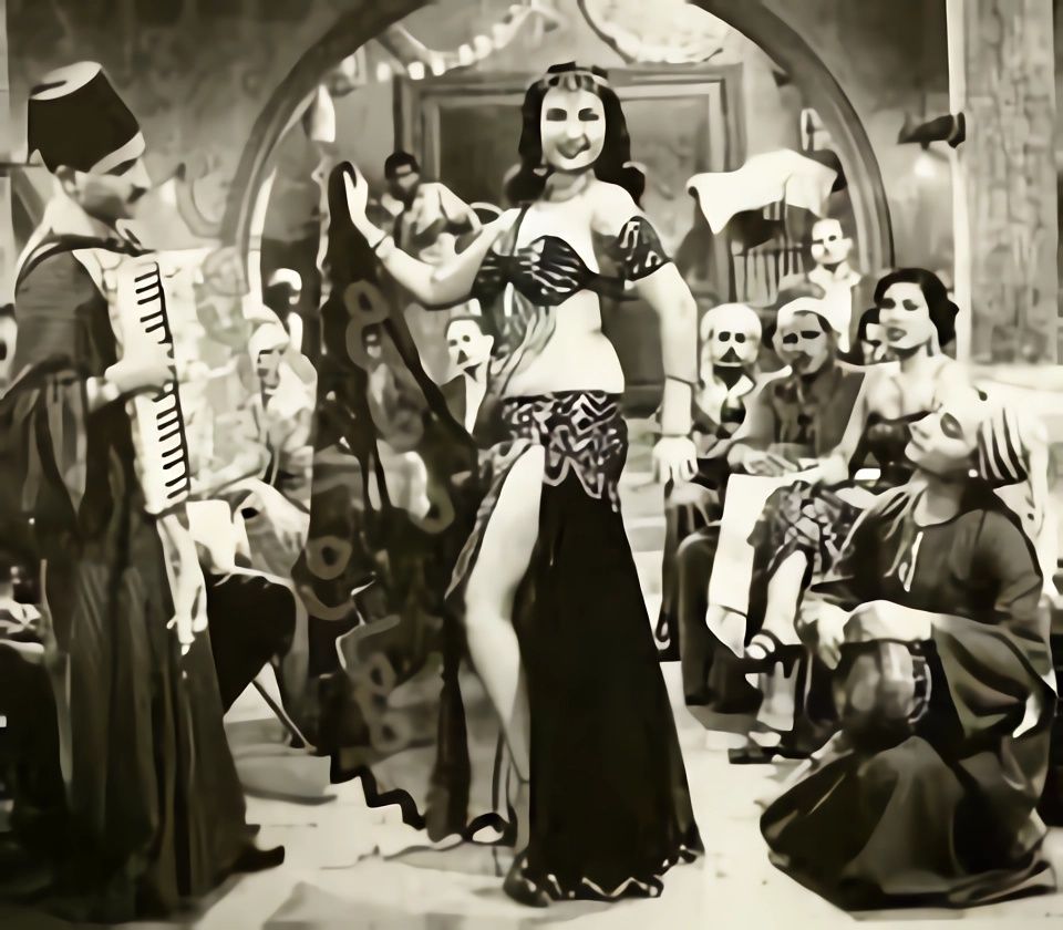 نعيمة عاكف في