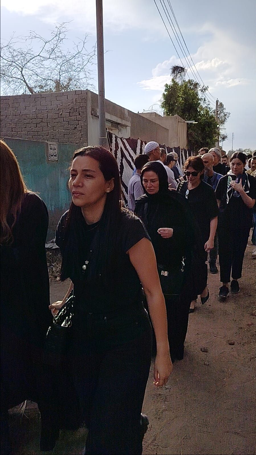 كارول سماحة تودع زوجها وليد مصطفي بمسقط رأسه بالدقهلية كارول سماحة تودع زوجها وليد مصطفي بمسقط رأسه بالدقهلية
