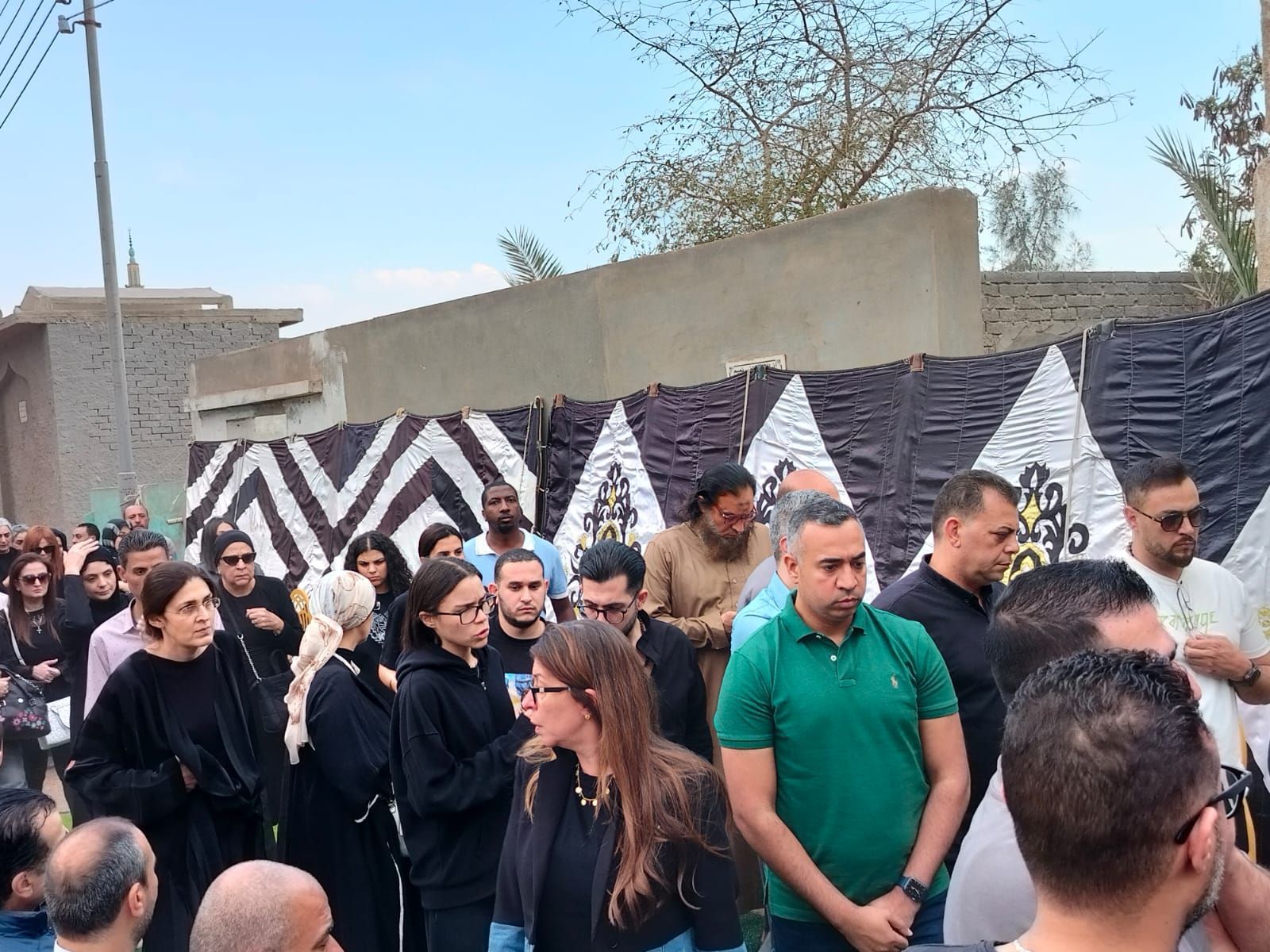كارول سماحة تودع زوجها وليد مصطفي بمسقط رأسه بالدقهلية كارول سماحة تودع زوجها وليد مصطفي بمسقط رأسه بالدقهلية
