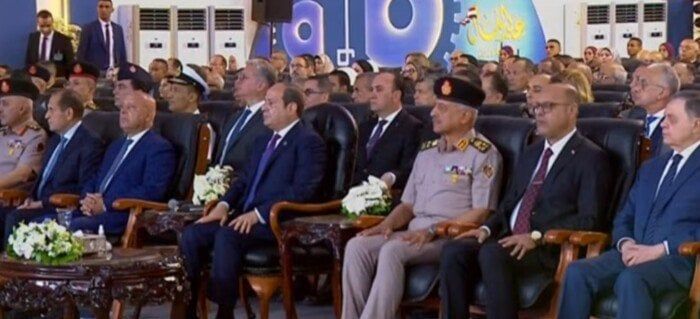 الرئيس السيسي يشهد عبر الفيديو كونفرانس عرضًا لعدد من المصانع الجديدة من القطاع الخاص