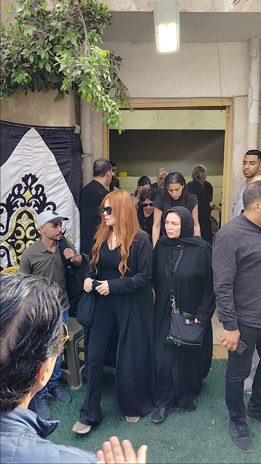 كارول سماحة تودع زوجها وليد مصطفي بمسقط رأسه بالدقهلية كارول سماحة تودع زوجها وليد مصطفي بمسقط رأسه بالدقهلية