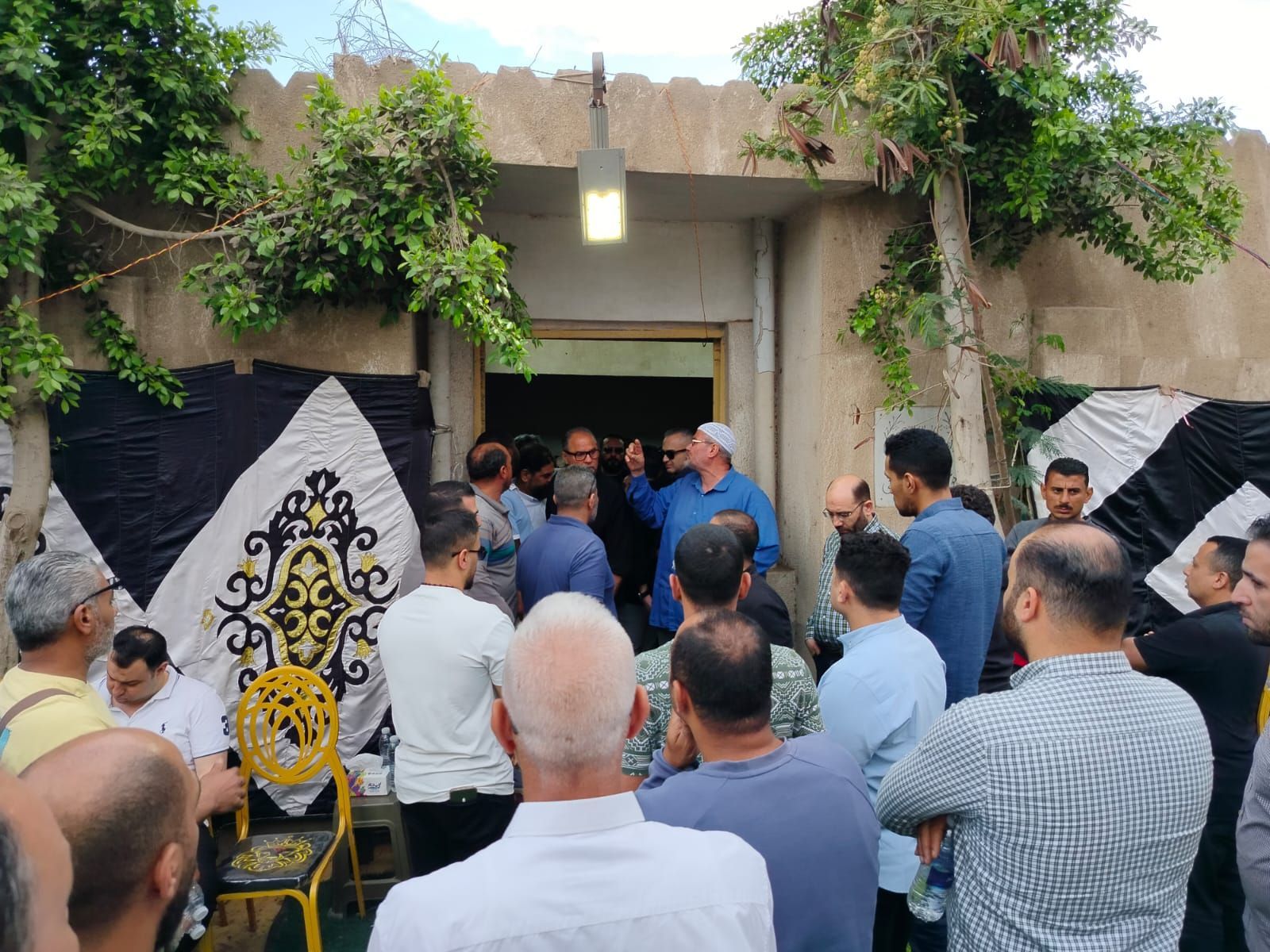 كارول سماحة تودع زوجها وليد مصطفي بمسقط رأسه بالدقهلية كارول سماحة تودع زوجها وليد مصطفي بمسقط رأسه بالدقهلية