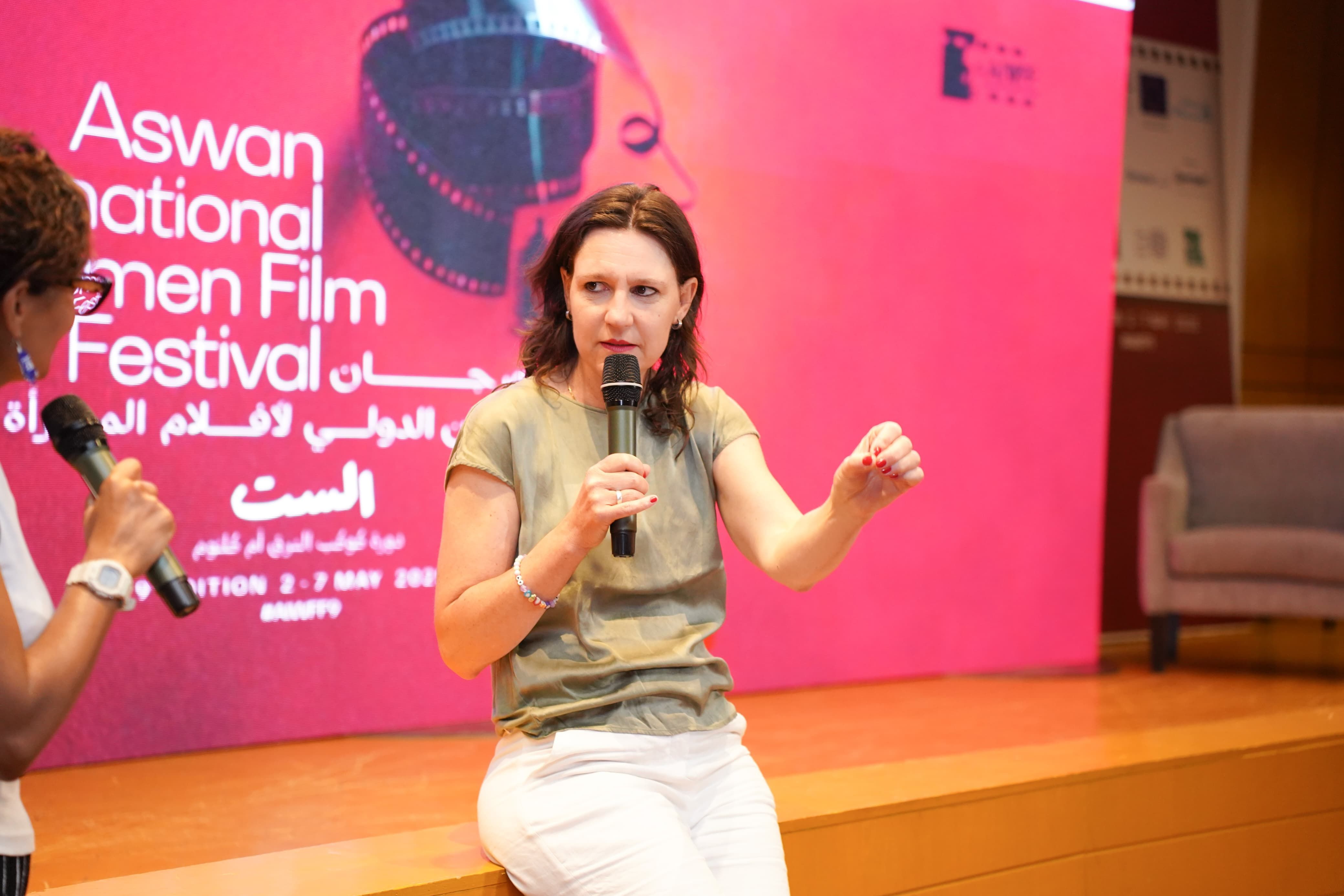 الهولندية إليزابيث فرانيه بمهرجان أسوان أفلامي تعتمد على قسوة التفاصيل اليومية للمشاعر الإنسانية (1) الهولندية إليزابيث فرانيه بمهرجان أسوان أفلامي تعتمد على قسوة التفاصيل اليومية للمشاعر الإنسانية (1)