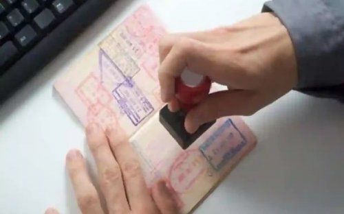 دخل حيز التفيذ .. السعودية تفتح أبوابها للسياح بدون تأشيرة مسبقة