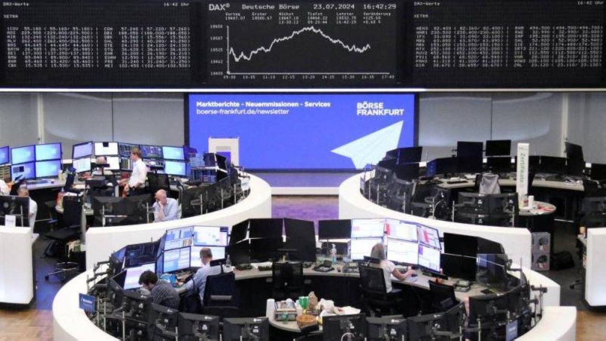 تباين أداء أسهم أوروبا وسط ترقب المستثمرين لتطورات الرسوم الجمركية