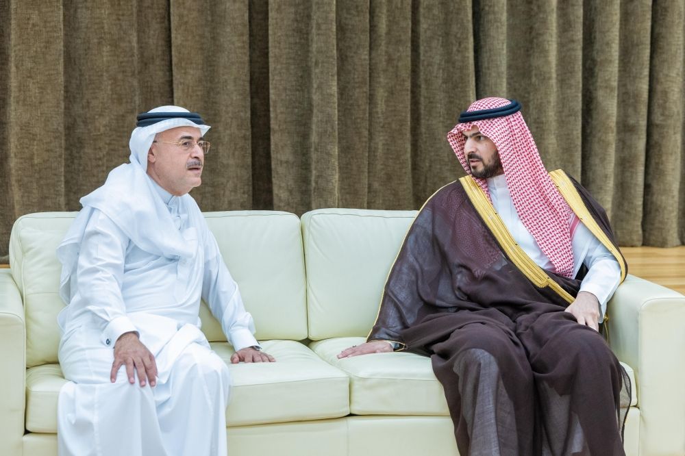 نائب أمير الشرقية يعزي المهندس أمين الناصر في وفاة والدته - اليوم