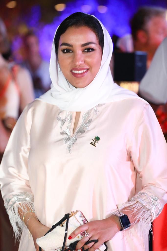 سارة إسطنبولي.