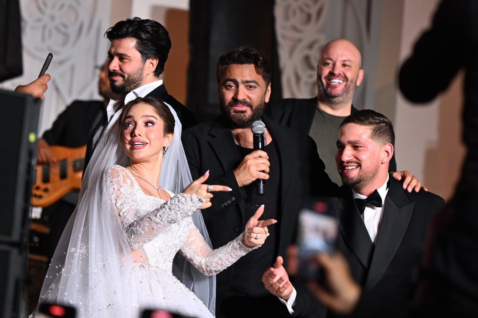 تامر حسنى يغنى للعروسين تامر حسنى يغنى للعروسين