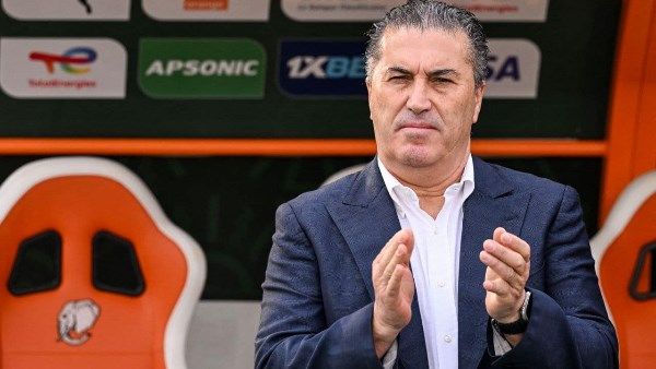 العربي للعدل والمساواة تجميد أم رحيل.. إسلام صادق يكشف موقف بيسيرو في الزمالك