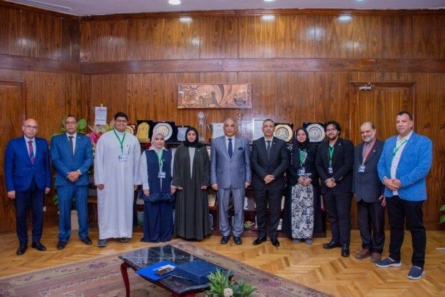 لبحث سبل التعاون الدولي: رئيس جامعة طنطا يستقبل المستشار الثقافي بسفارة مملكة البحرين