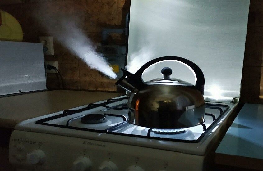 إعادة غلي الماء.. بين الخرافات والحقائق العلمية