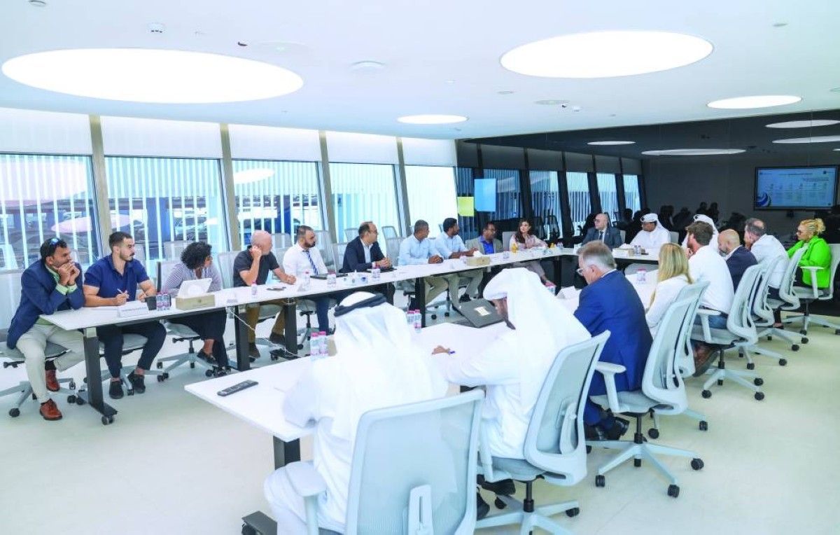 «دبي البحرية» تستعرض آليات وإجراءات تقديم الخدمات في مراسي الإمارة