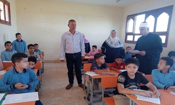 رئيس منطقة القليوبية الأزهرية يتفقد لجان امتحانات الفصل الدراسى الثانى بمعهد سندنهور