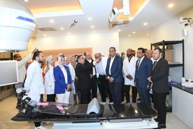 بتكلفه 85 مليون جنيه.. محافظ قنا يفتتح مبنى امتداد مركز الأورام الجديد للعلاج الإشعاعي
