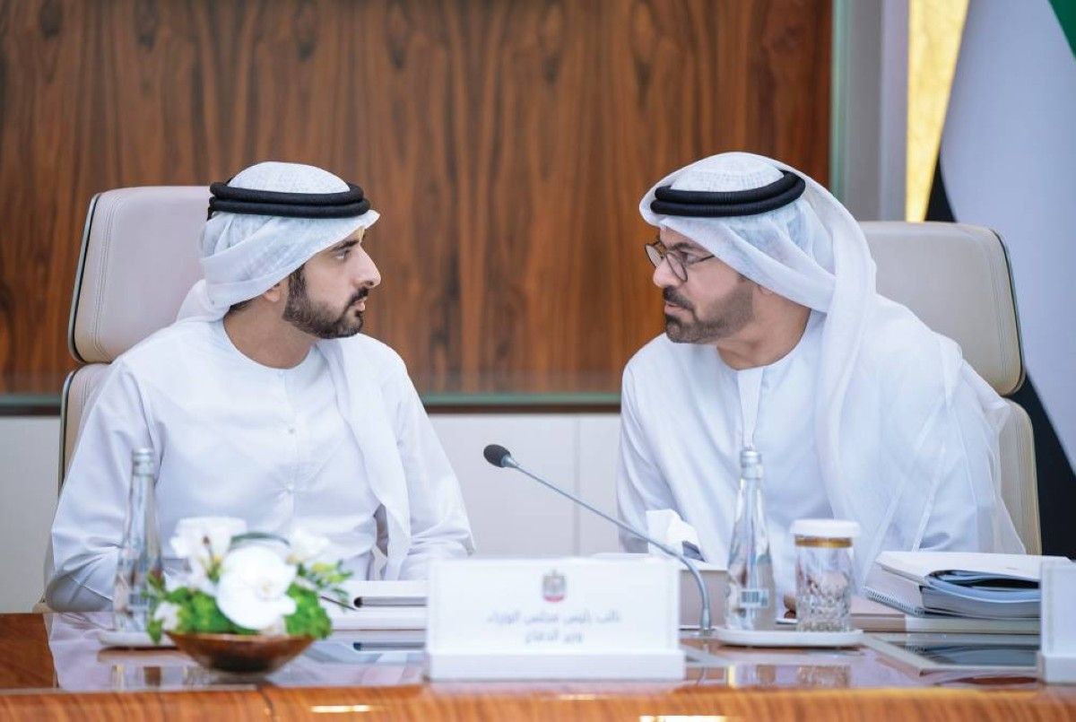 حمدان بن محمد في حديث مع محمد القرقاوي