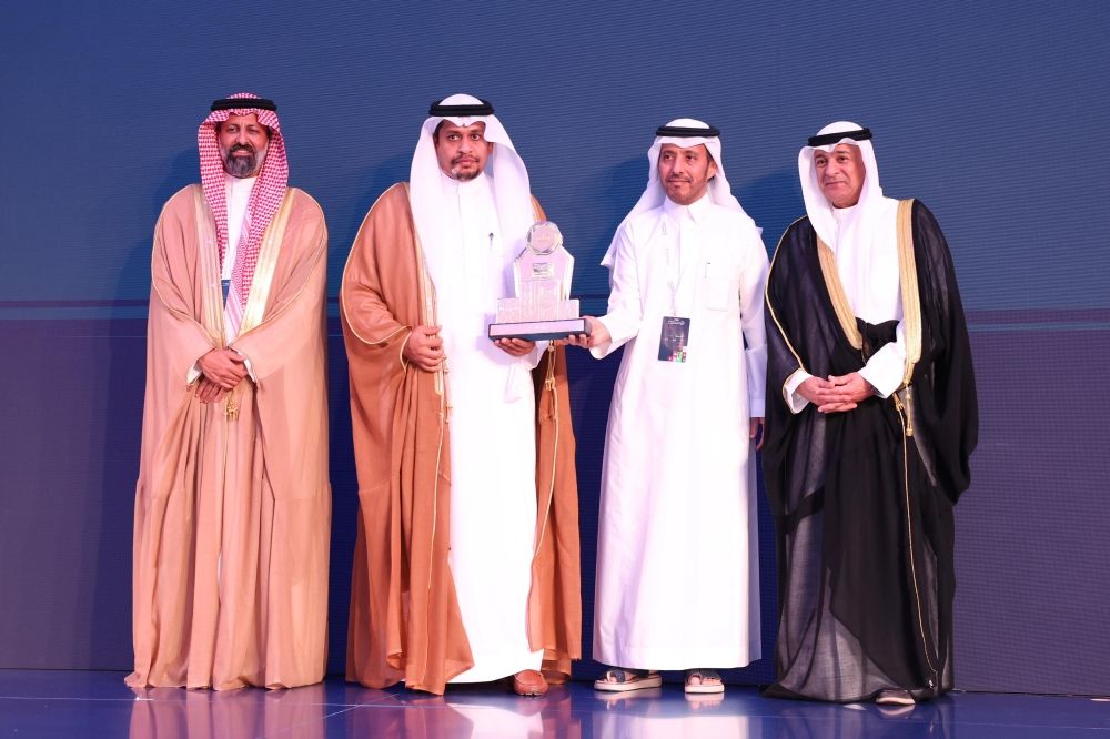 طلاب بالمملكة يحصدون جائزة