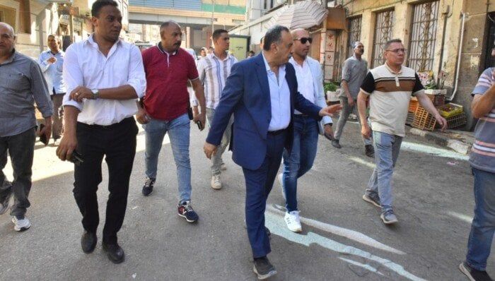 محافظ أسيوط يتفقد شارع رياض عقب إزالة الإشغالات ويشيد بتعاون المواطنين