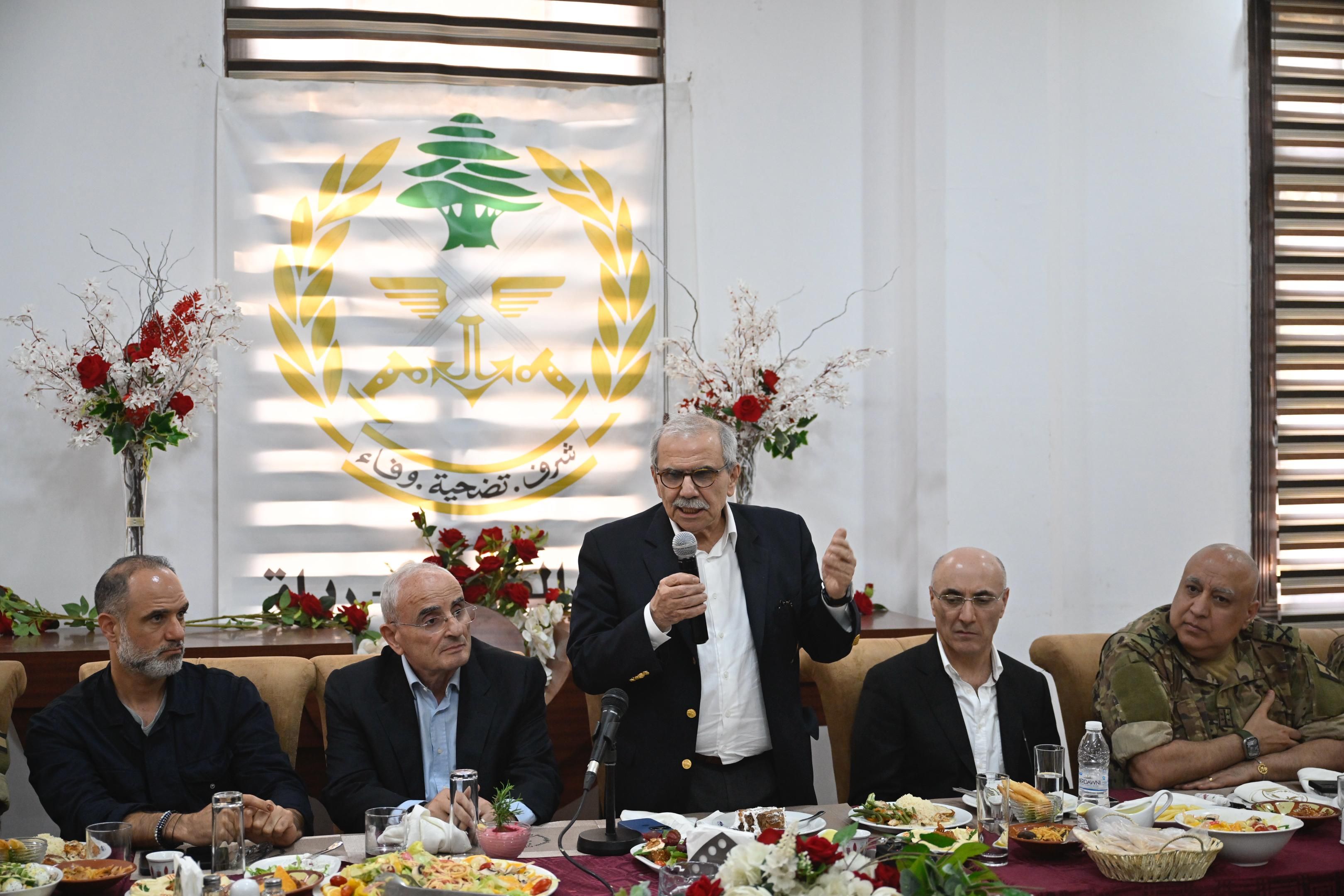 في نادي الضباط في رياق (نبيل اسماعيل).