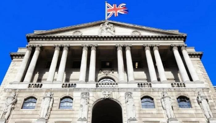 بنك إنجلترا يخفض أسعار الفائدة بمقدار 25 نقطة أساس إلى 4.25%