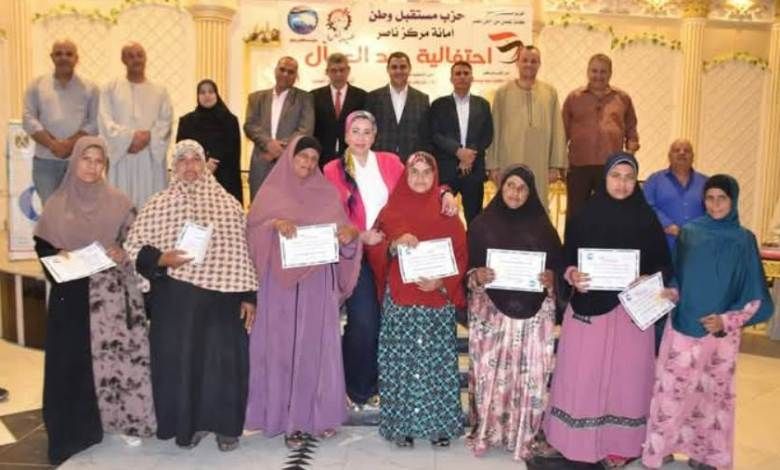 العربي للعدل والمساواة تكريم 300 عامل وعاملة في احتفالية عيد العمال بأمانة مستقبل وطن ناصر ببني سويف