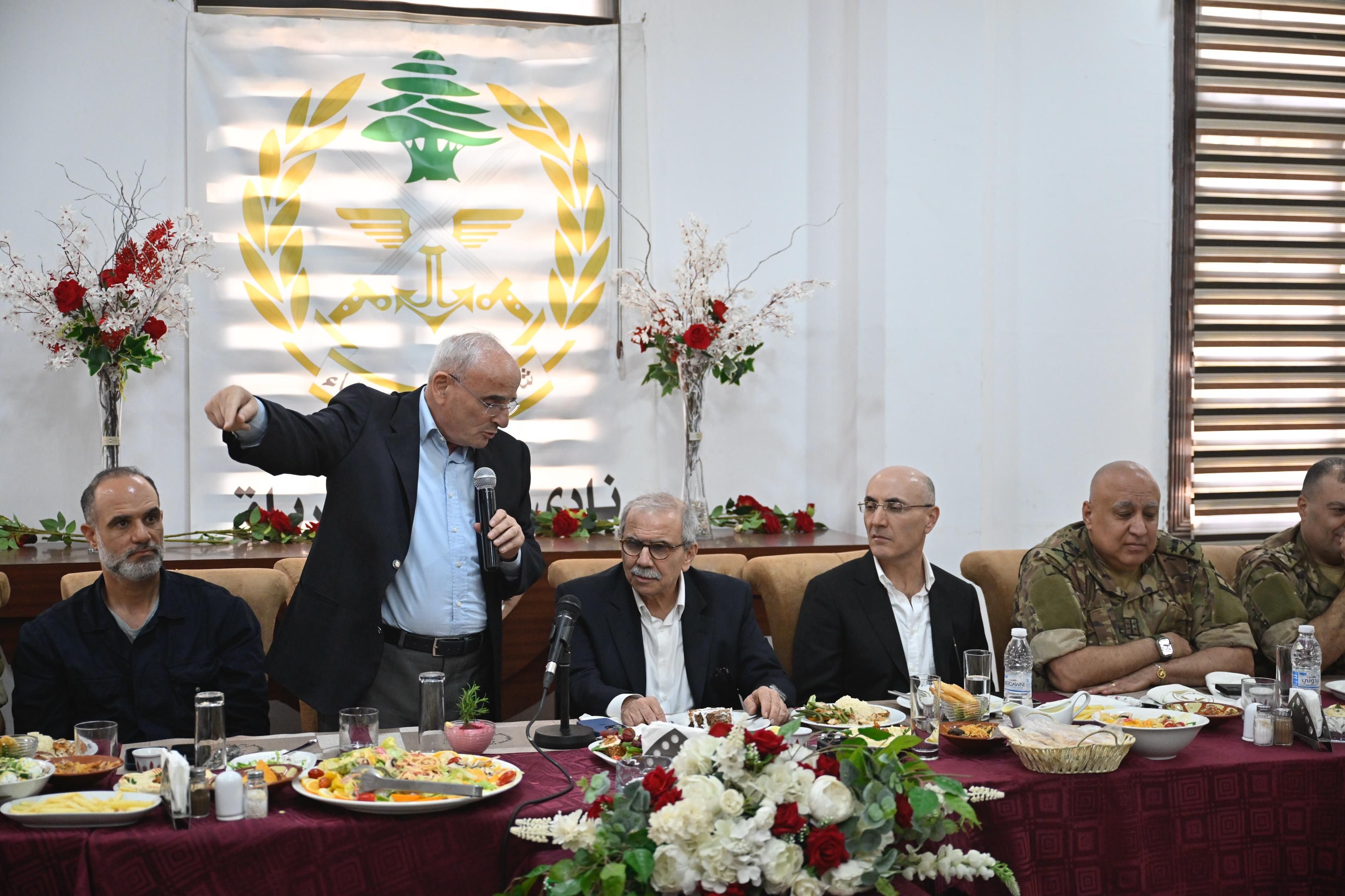 في نادي الضباط في رياق (نبيل اسماعيل).