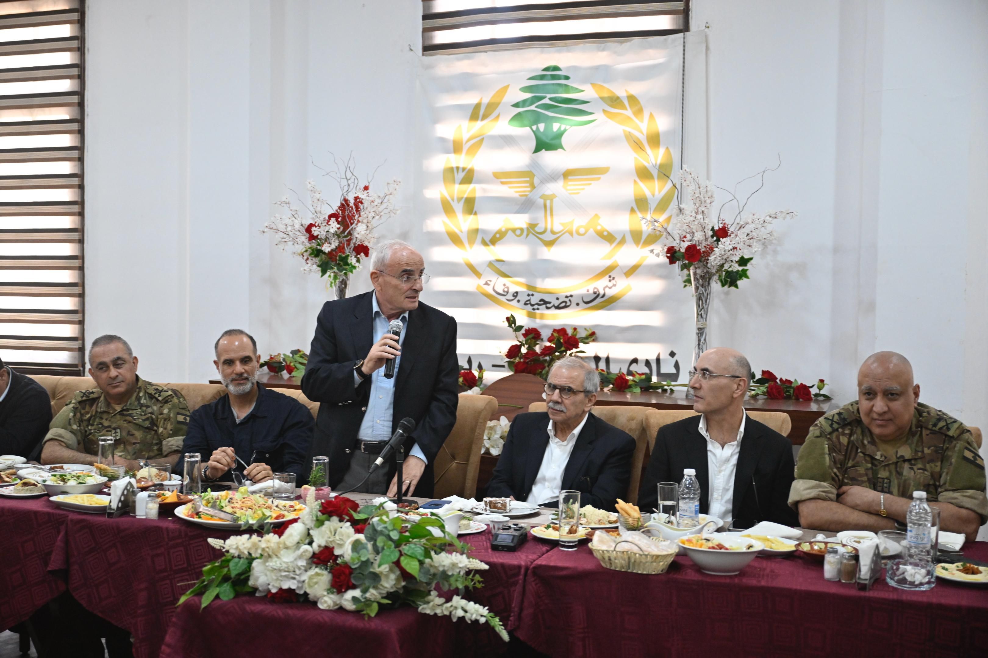 في نادي الضباط في رياق (نبيل اسماعيل).